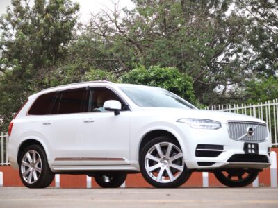 2019 Volvo XC90 T8 Plug-in Hybrid – Luxury, Power & Sustainability 🔋🚙