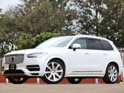 2019 Volvo XC90 T8 Plug-in Hybrid – Luxury, Power & Sustainability 🔋🚙