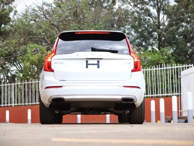 2019 Volvo XC90 T8 Plug-in Hybrid – Luxury, Power & Sustainability 🔋🚙