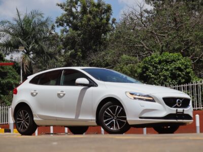 2018 Volvo V40 T2 – Stylish, Compact & Efficient 🚗✨