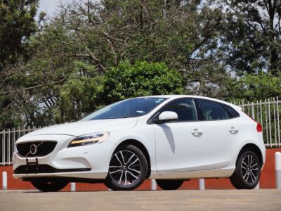 2018 Volvo V40 T2 – Stylish, Compact & Efficient 🚗✨