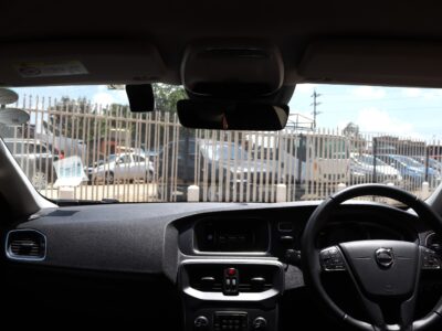 2018 Volvo V40 T2 – Stylish, Compact & Efficient 🚗✨