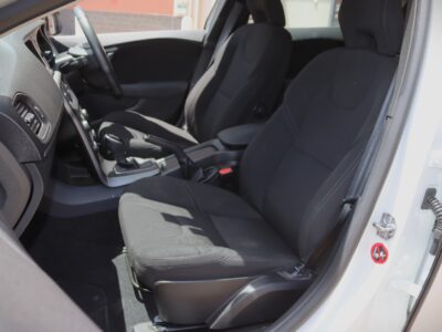 2018 Volvo V40 T2 – Stylish, Compact & Efficient 🚗✨