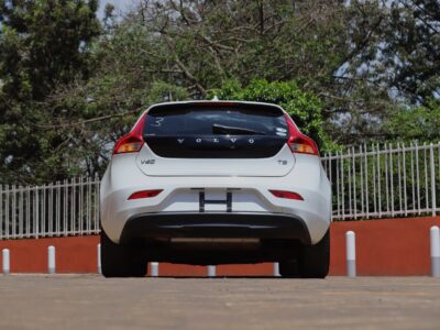 2018 Volvo V40 T2 – Stylish, Compact & Efficient 🚗✨