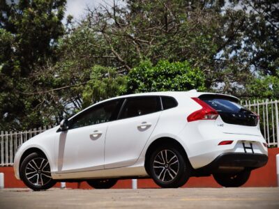 2018 Volvo V40 T2 – Stylish, Compact & Efficient 🚗✨