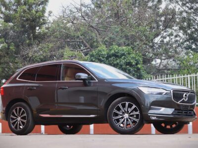🌿 2018 Volvo XC60 T5 Inscription – Luxury Green SUV