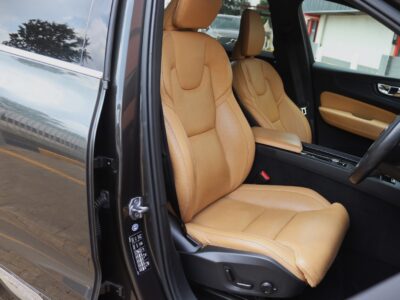 🌿 2018 Volvo XC60 T5 Inscription – Luxury Green SUV