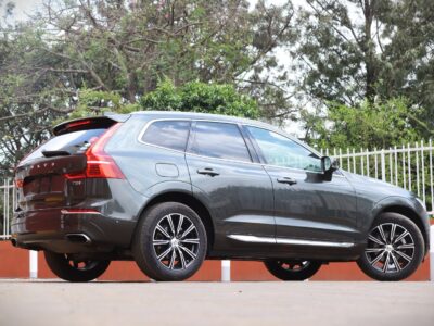 🌿 2018 Volvo XC60 T5 Inscription – Luxury Green SUV