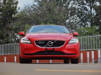 🚗 2018 Volvo V40 T3 - Sleek, Safe & Turbocharged