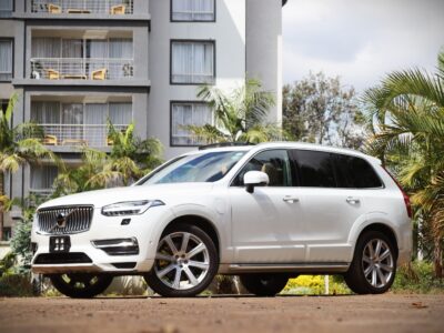 2018 Volvo XC90 T8 Inscription Plug-In Hybrid with Sunroof – Luxury & Power Combined
