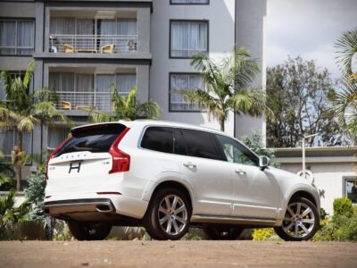 2018 Volvo XC90 T8 Inscription Plug-In Hybrid with Sunroof – Luxury & Power Combined