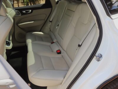 2018 Volvo XC60 D4 White - ❄️ Elegant & Powerful