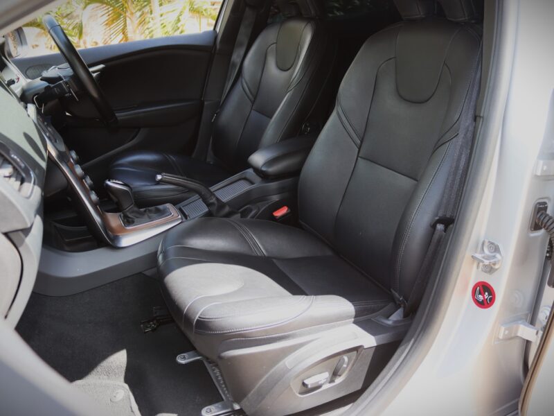 2018 Volvo V40 D4 – Sporty Diesel