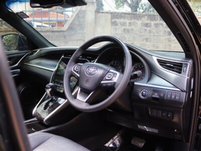 🚗 2017 Toyota Harrier Black – Sleek, Spacious, and Reliable