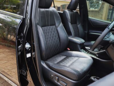 🚗 2017 Toyota Harrier Black – Sleek, Spacious, and Reliable