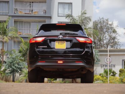 🚗 2017 Toyota Harrier Black – Sleek, Spacious, and Reliable