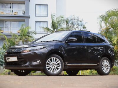 🚙 2013 Toyota Harrier – Premium Comfort & Reliability
