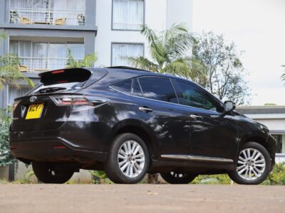🚙 2013 Toyota Harrier – Premium Comfort & Reliability