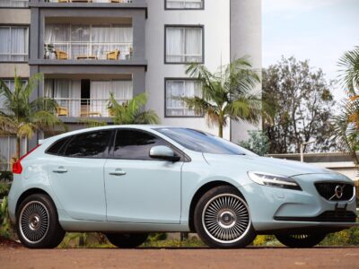 2016 Volvo V40 D4 – Teal Elegance Meets Turbo Diesel Power 🌟