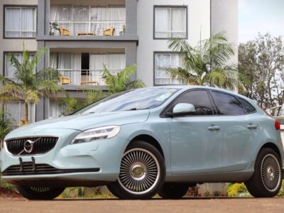 2016 Volvo V40 D4 – Teal Elegance Meets Turbo Diesel Power 🌟