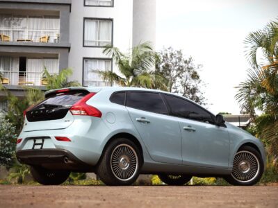 2016 Volvo V40 D4 – Teal Elegance Meets Turbo Diesel Power 🌟