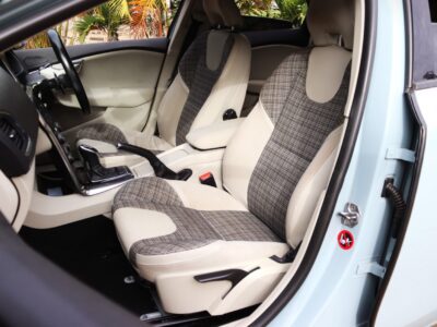 2016 Volvo V40 D4 – Teal Elegance Meets Turbo Diesel Power 🌟