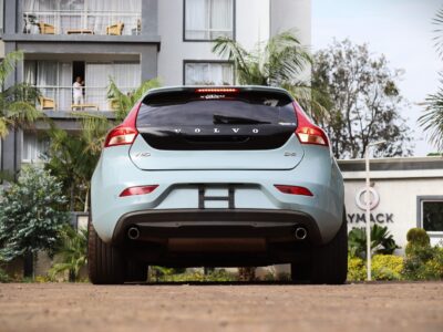 2016 Volvo V40 D4 – Teal Elegance Meets Turbo Diesel Power 🌟