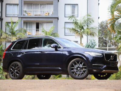 2017 Volvo XC90 T5 AWD – Luxury Family SUV in Striking Blue 💙