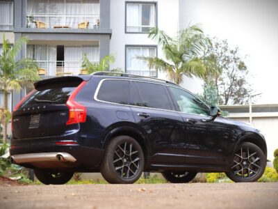 2017 Volvo XC90 T5 AWD – Luxury Family SUV in Striking Blue 💙