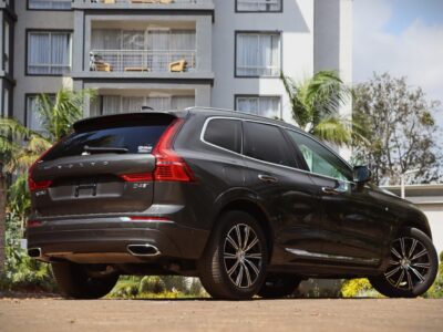 2018 Volvo XC60 D4 – Elegant Green Edition 🌿