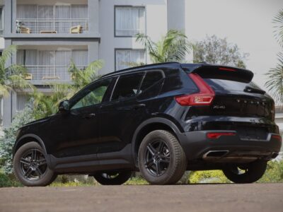 2018 Volvo XC40 R-Design with Sunroof – A Bold Statement of Luxury and Performance 🌟🚘