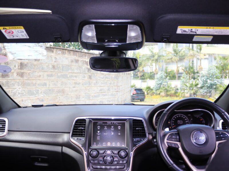 2018 Jeep Grand Cherokee Laredo – Bold, Rugged, and Refined 💪🌍