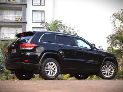 2018 Jeep Grand Cherokee Laredo – Bold, Rugged, and Refined 💪🌍