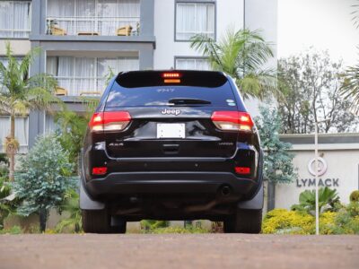 2018 Jeep Grand Cherokee Laredo – Bold, Rugged, and Refined 💪🌍