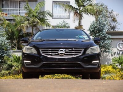 2013 Volvo V60 T4 – Sleek Scandinavian Wagon for the Modern Driver 🇸🇪🚗