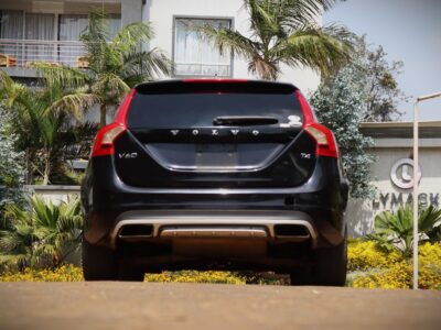 2013 Volvo V60 T4 – Sleek Scandinavian Wagon for the Modern Driver 🇸🇪🚗