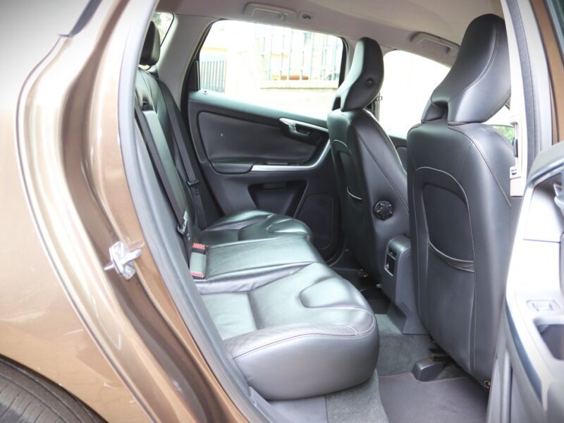 2014 Volvo XC60 T5 – Sleek, Safe, and Turbocharged for Everyday Adventure 🚙⚡ | For Sale at AutoEmpire Kenya