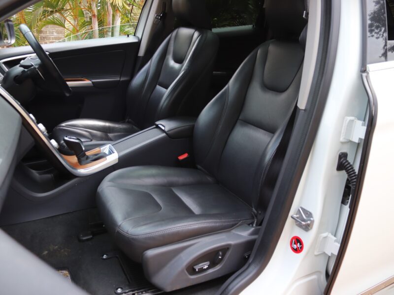 2015 Volvo XC60 – White Elegance, Petrol Power & Scandinavian Safety ⚪🚗 | For Sale at AutoEmpire Kenya