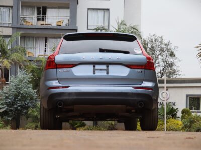 2018 Volvo XC60 T5 Inscription – Luxury in Motion with Sunroof & Striking Blue Finish 💎🌤️ | Now at AutoEmpire Kenya