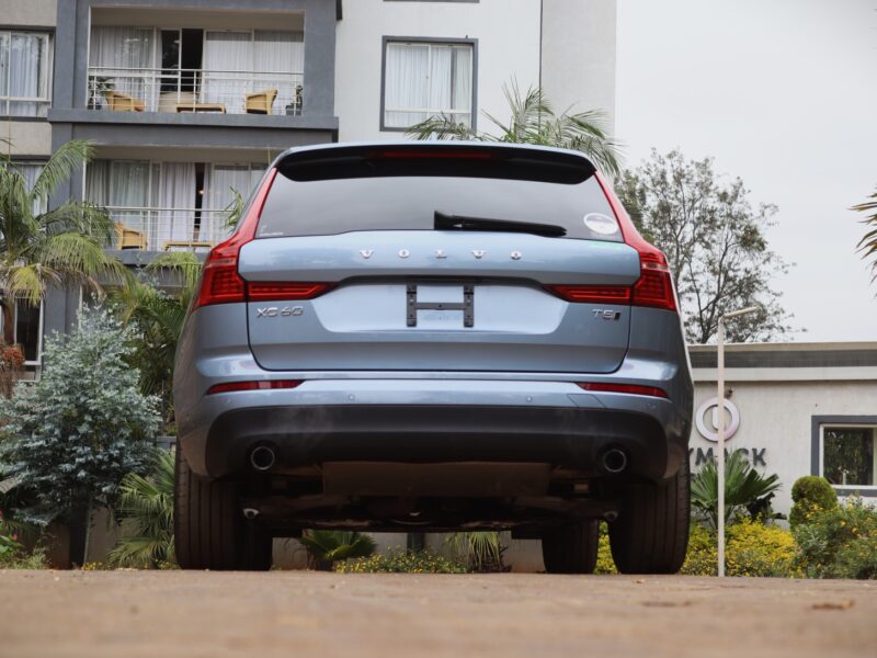 2018 Volvo XC60 T5 Inscription – Luxury in Motion with Sunroof & Striking Blue Finish 💎🌤️ | Now at AutoEmpire Kenya
