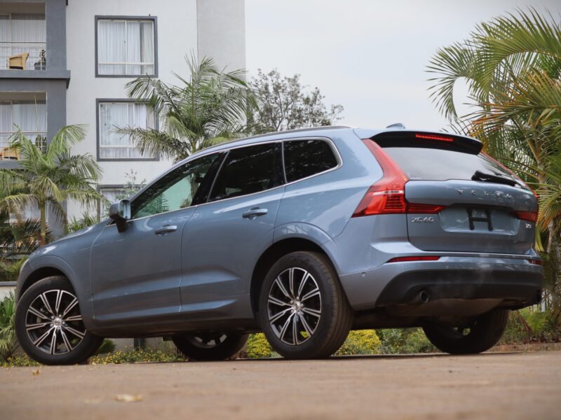 2018 Volvo XC60 T5 Inscription – Luxury in Motion with Sunroof & Striking Blue Finish 💎🌤️ | Now at AutoEmpire Kenya