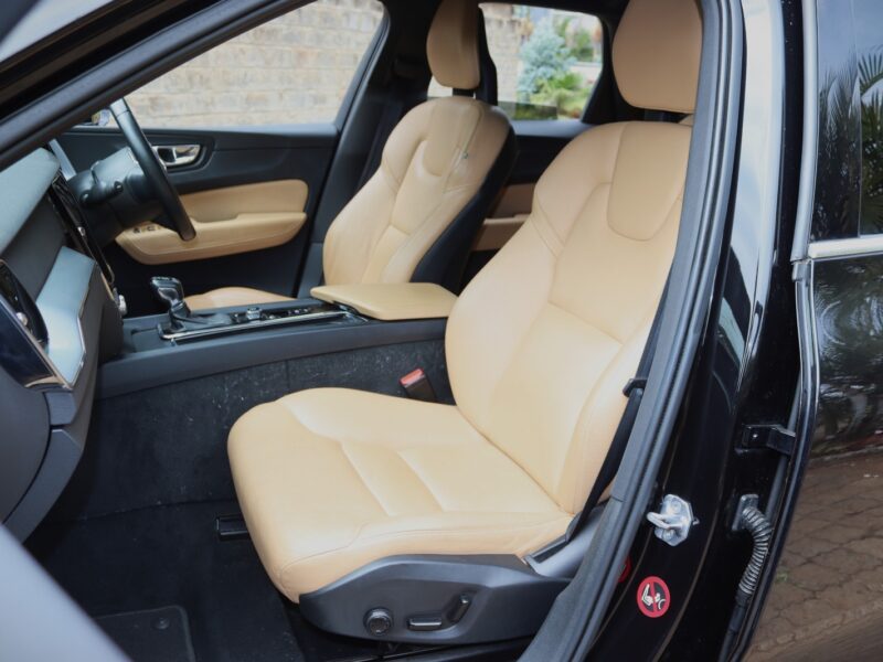 ⚫ 2018 Volvo XC60 T5 – Black | Petrol | AWD | Sleek, Powerful & Premium