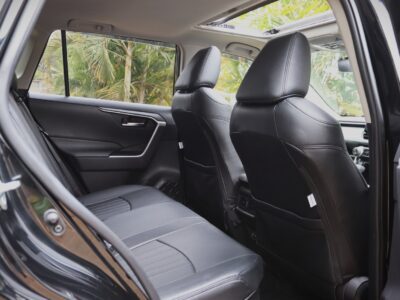 🌿 2020 Toyota RAV4 Hybrid – Efficiency Meets Adventure | Black | AWD | Petrol-Electric