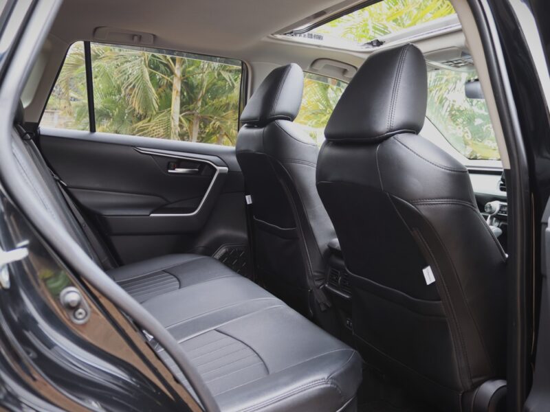 🌿 2020 Toyota RAV4 Hybrid – Efficiency Meets Adventure | Black | AWD | Petrol-Electric