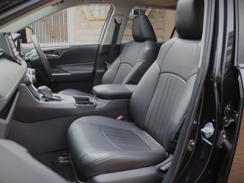 🌿 2020 Toyota RAV4 Hybrid – Efficiency Meets Adventure | Black | AWD | Petrol-Electric