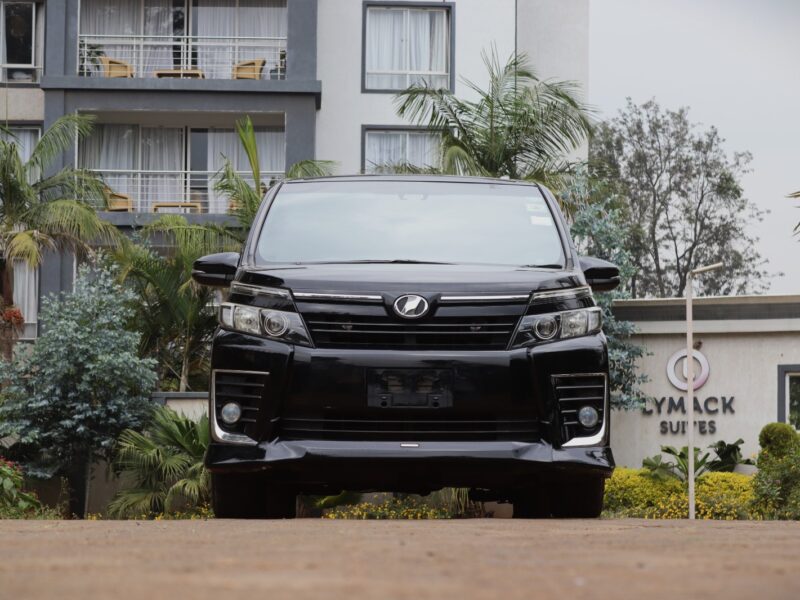 🚐 2016 Toyota Voxy – Spacious 7-Seater MPV with Double Sunroof | Black | Family Comfort Redefined