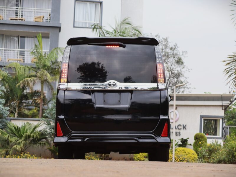 🚐 2016 Toyota Voxy – Spacious 7-Seater MPV with Double Sunroof | Black | Family Comfort Redefined