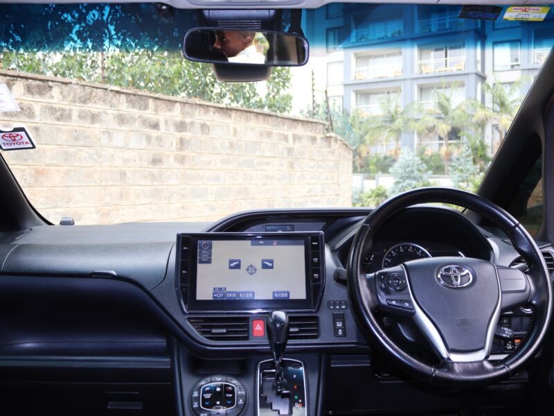 🚐 2016 Toyota Voxy – Spacious 7-Seater MPV with Double Sunroof | Black | Family Comfort Redefined