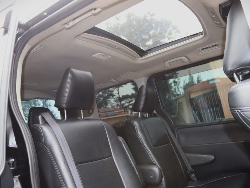 🚐 2016 Toyota Voxy – Spacious 7-Seater MPV with Double Sunroof | Black | Family Comfort Redefined