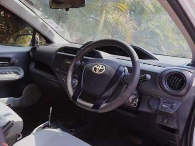 🚗 2012 Toyota Aqua – White | Affordable Hybrid Hatchback for Sale in Nairobi, Kenya
